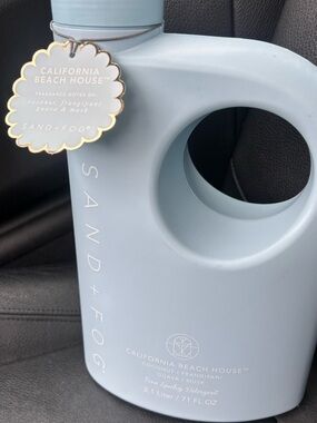 SAND+FOG California Beach House Light Blue Laundry Detergent